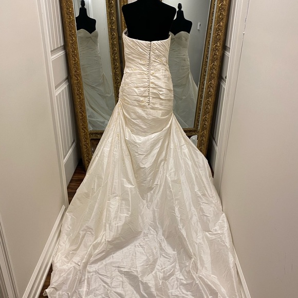 Weeding Dress - Picture 4 of 6